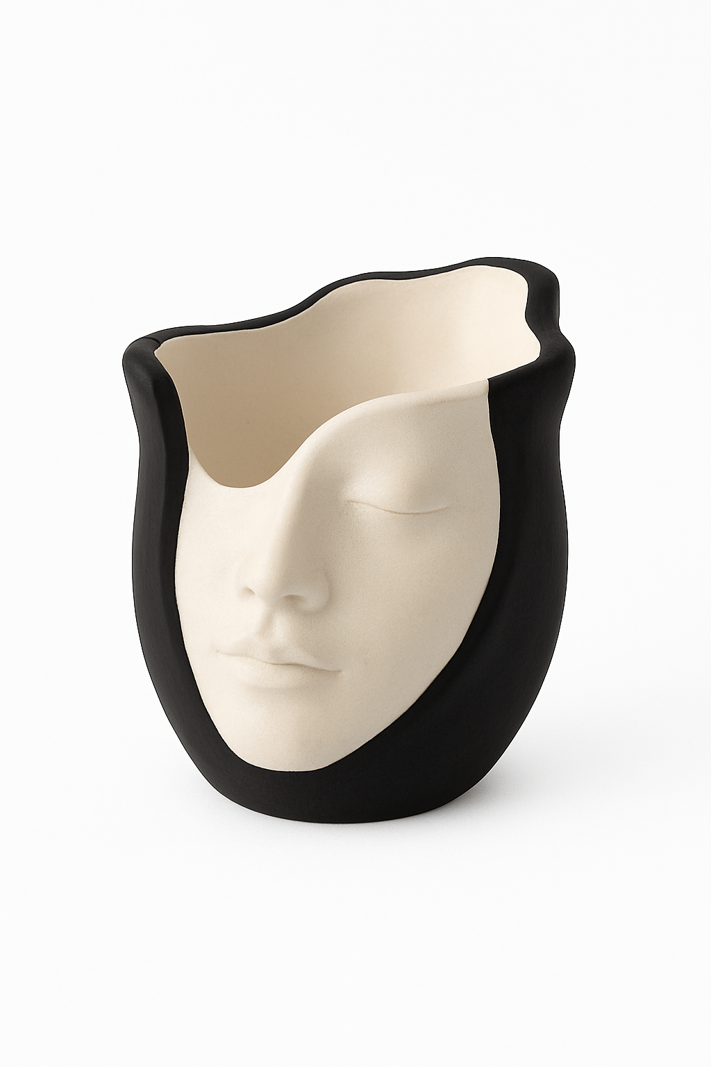 Kipsimajakko Hiljaiset Kasvot